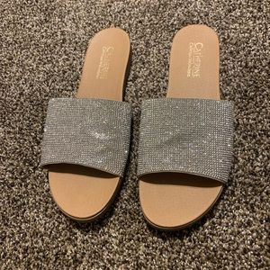 LIKE NEW CATHERINE MALANDRINO SLIDE SHOES